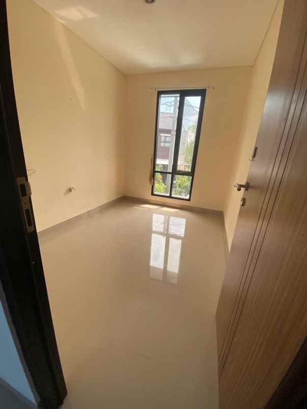 dijual rumah cluster di puri jaya sri serpong