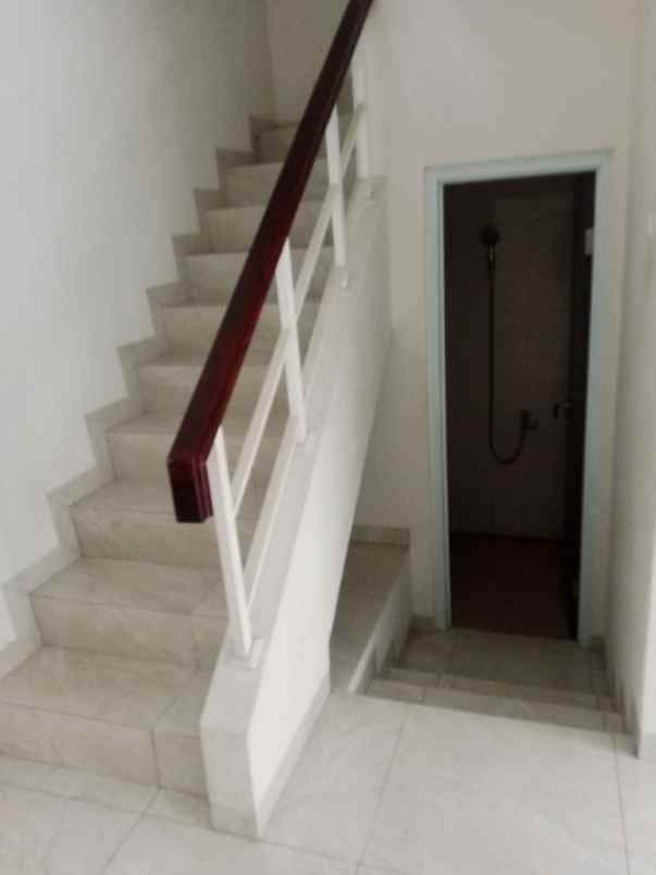 dijual rumah cluster pesona rorotan