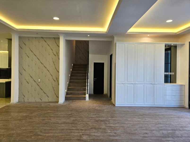 dijual rumah cluster thames jgc jakarta