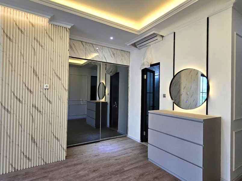 dijual rumah cluster thames jgc jakarta