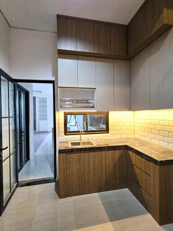 dijual rumah cluster thames jgc jakarta