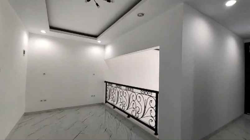 dijual rumah daan mogot kapuk