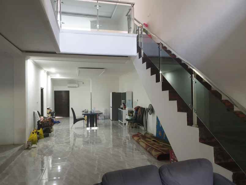 dijual rumah depan pt pupuk kujang cikampek