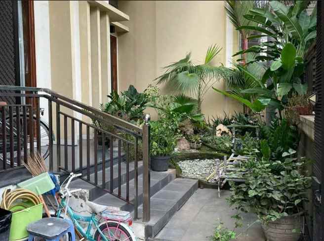 dijual rumah dharmahusada mas