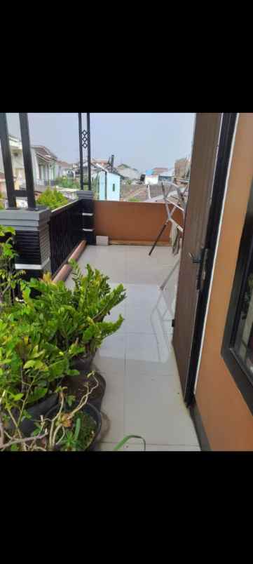 dijual rumah di daerah harapan indah