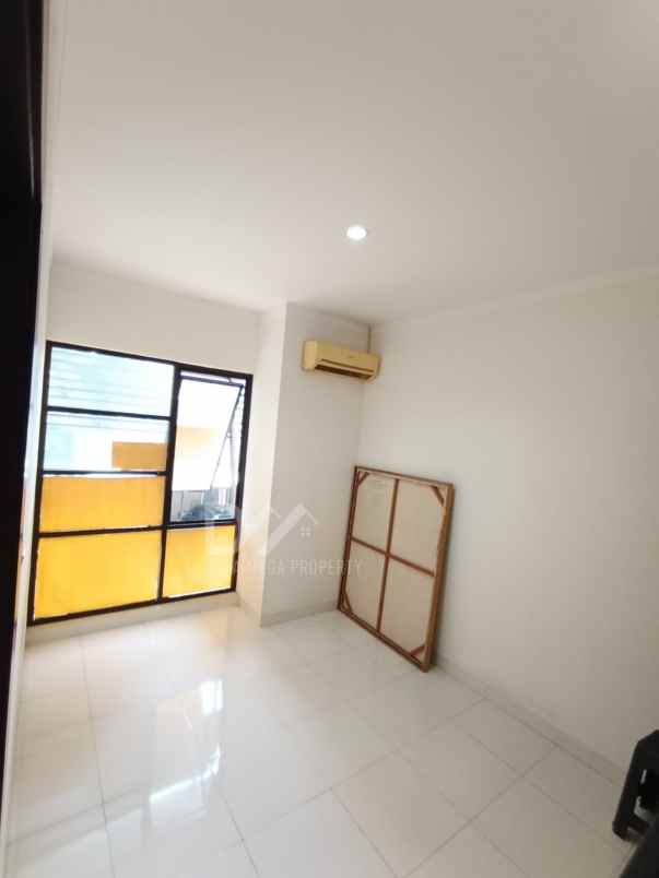 dijual rumah di discovery bintaro