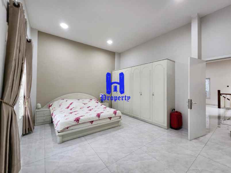 dijual rumah di jalan panglima nyak makam medan