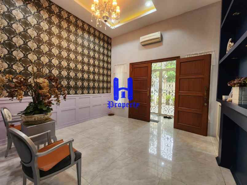 dijual rumah di jalan panglima nyak makam medan