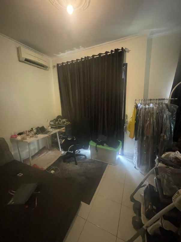 dijual rumah di legenda wisata cibubur
