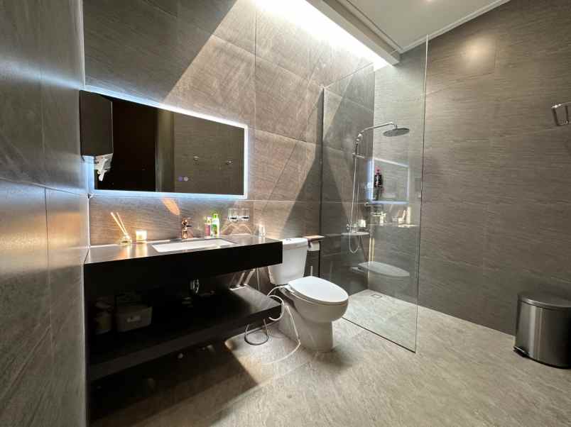 dijual rumah discovery bintaro sektor 9