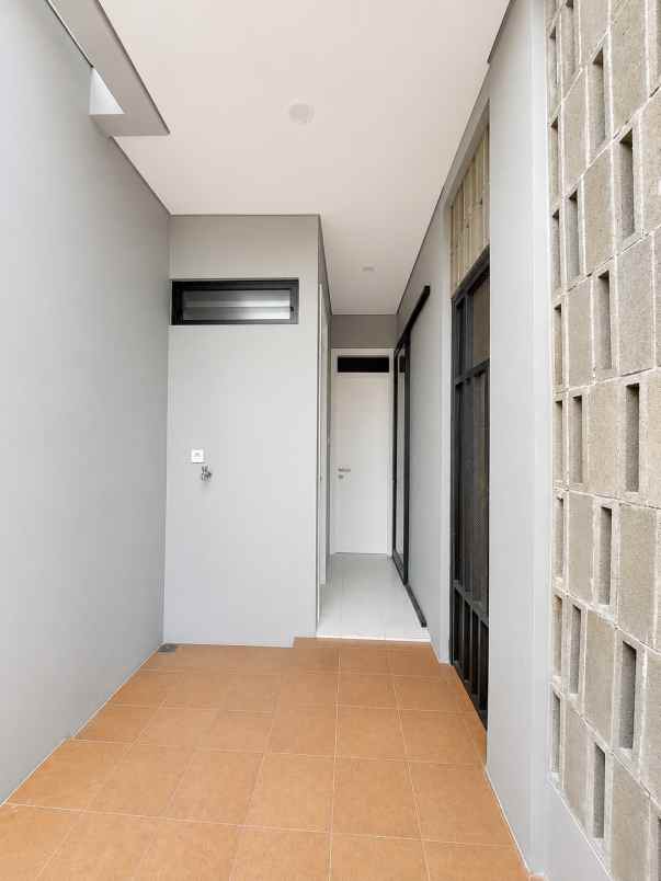 dijual rumah discovery sektor 9 bintaro