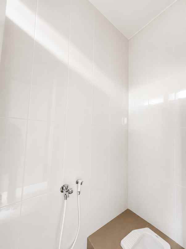 dijual rumah discovery sektor 9 bintaro