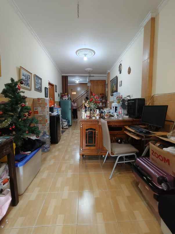 dijual rumah duren sawit