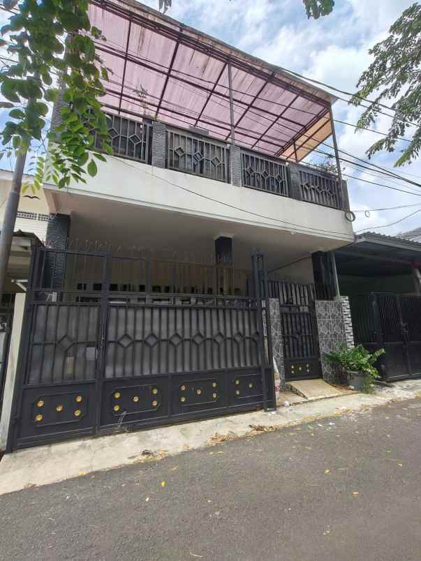 dijual rumah duren sawit