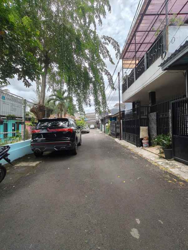 dijual rumah duren sawit