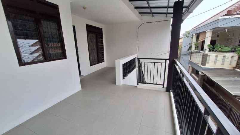 dijual rumah duren sawit