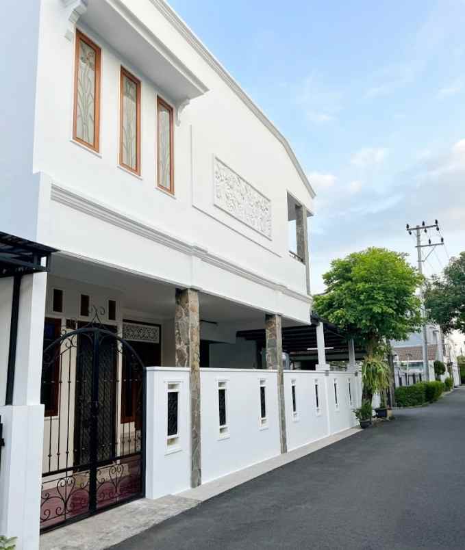 dijual rumah duren sawit