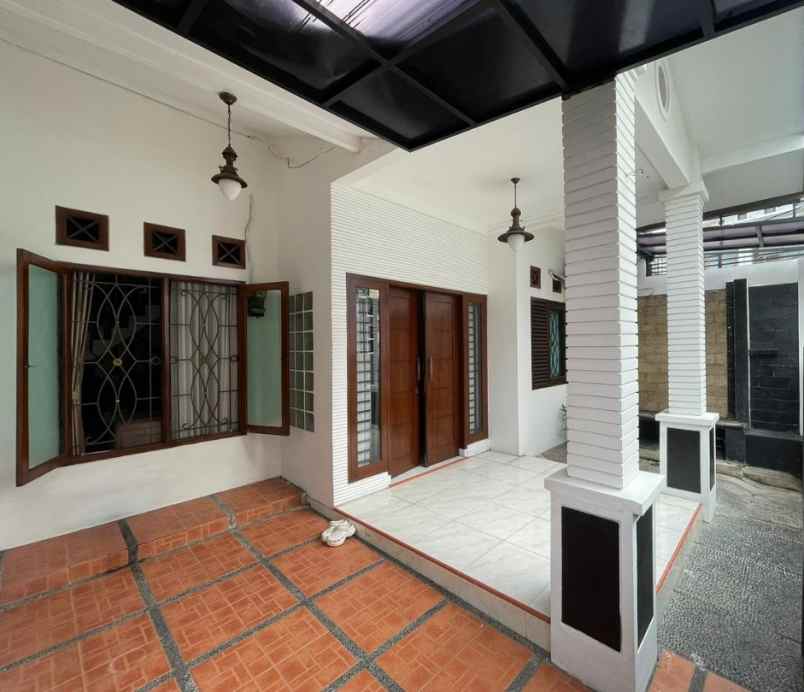 dijual rumah duren sawit