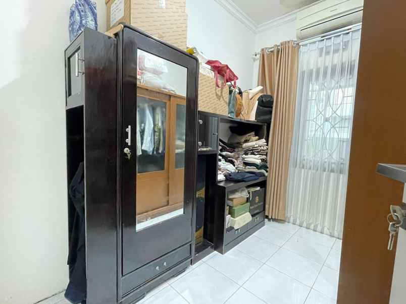 dijual rumah duren sawit