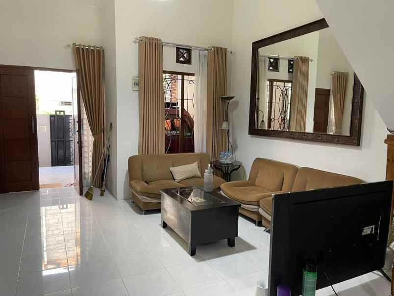 dijual rumah duren sawit