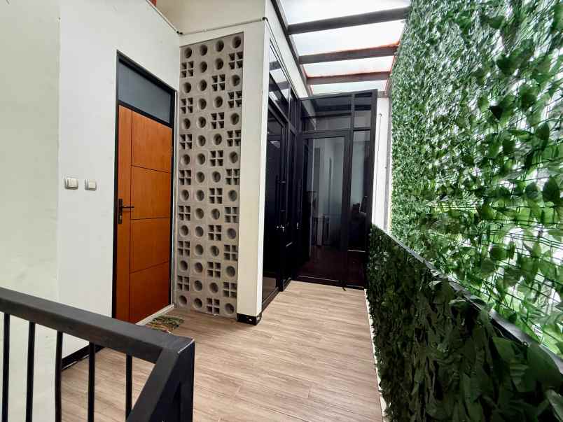 dijual rumah eksklusif lokasi araya malang