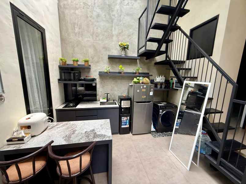 dijual rumah eksklusif lokasi araya malang