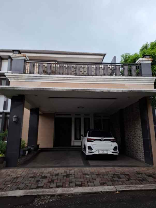 dijual rumah full furnish di legenda wisata