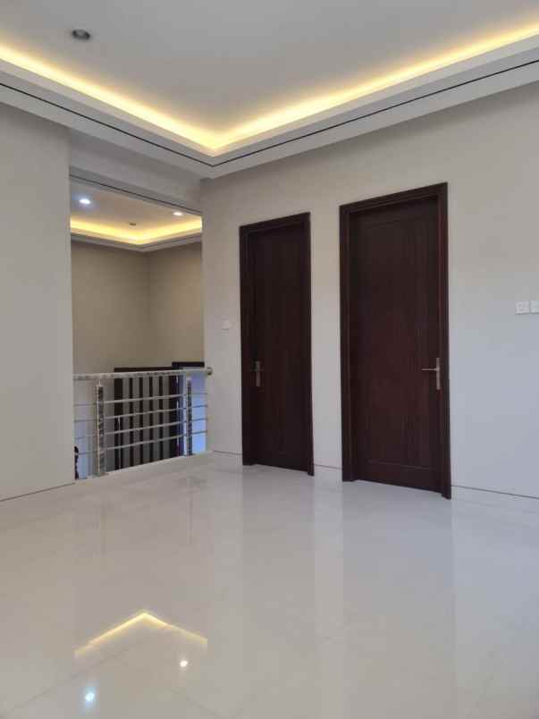 dijual rumah galaxy bumi permai