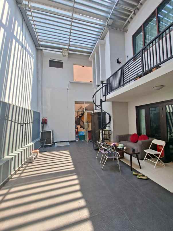 dijual rumah geger kalong setiabudi