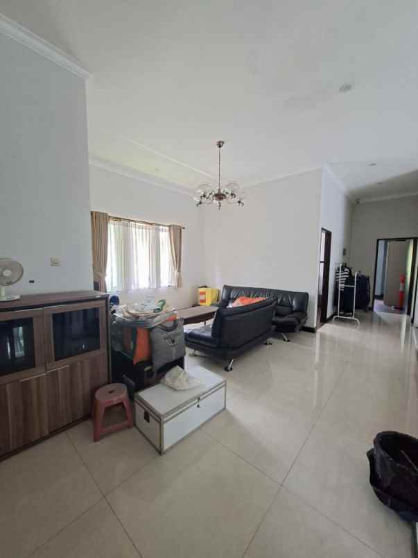 dijual rumah geger kalong setiabudi