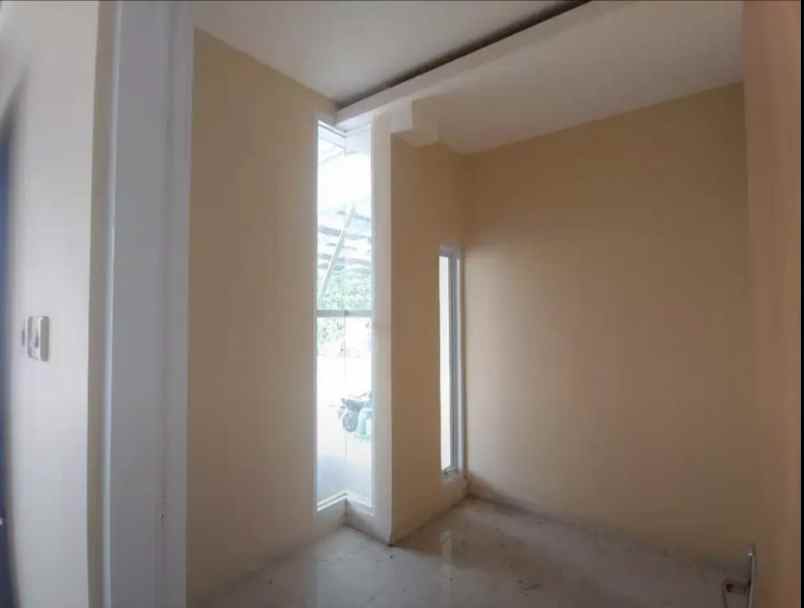 dijual rumah grafika banyumanik