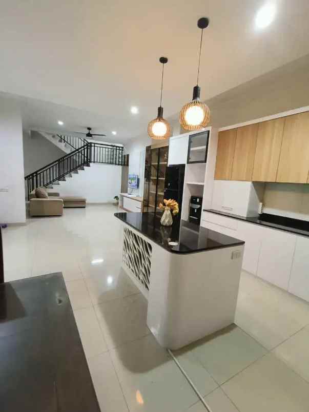 dijual rumah graha padma