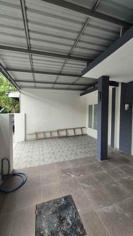 dijual rumah grand semanggi