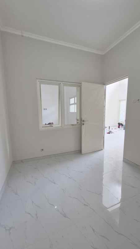 dijual rumah grand semanggi
