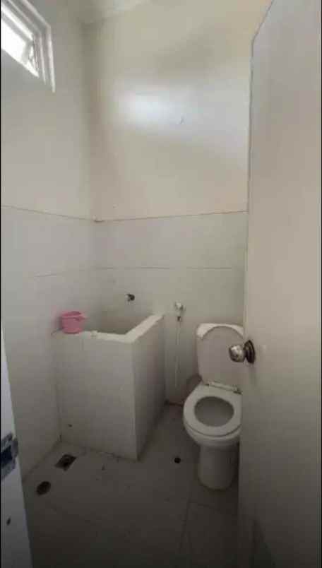 dijual rumah green lake