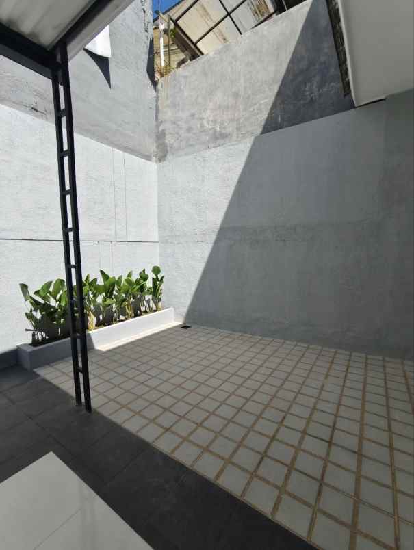 dijual rumah green semanggi wonorejo