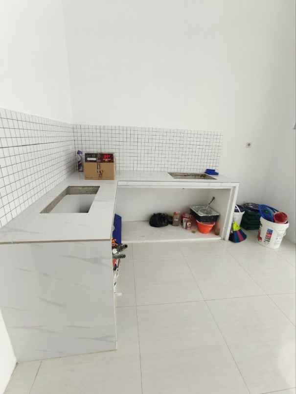 dijual rumah green semanggi wonorejo