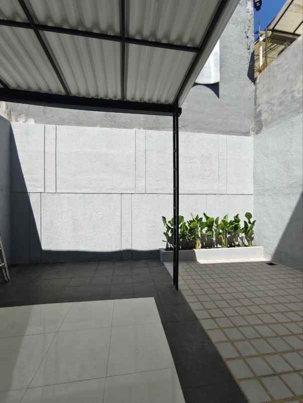 dijual rumah green semanggi wonorejo