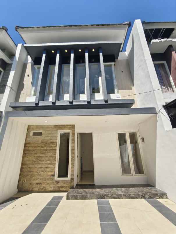 dijual rumah green semanggi wonorejo