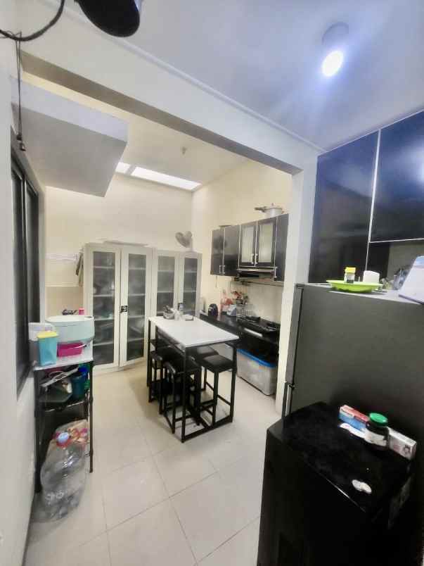 dijual rumah greenara