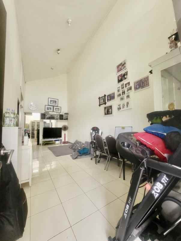 dijual rumah greenara