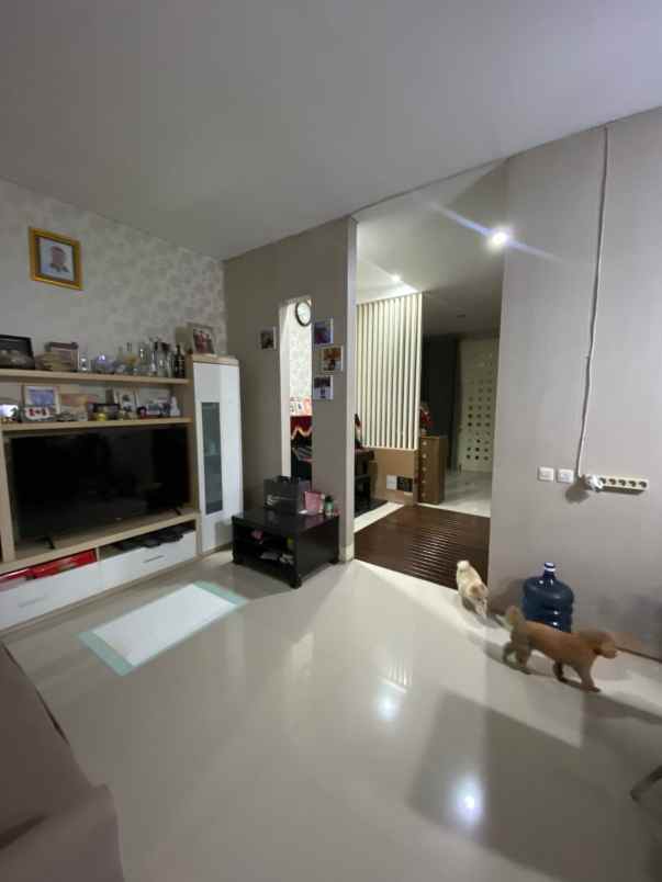 dijual rumah greenlake cm