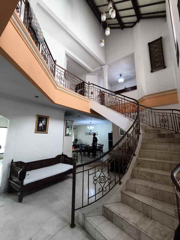 dijual rumah griya bintara indah blok