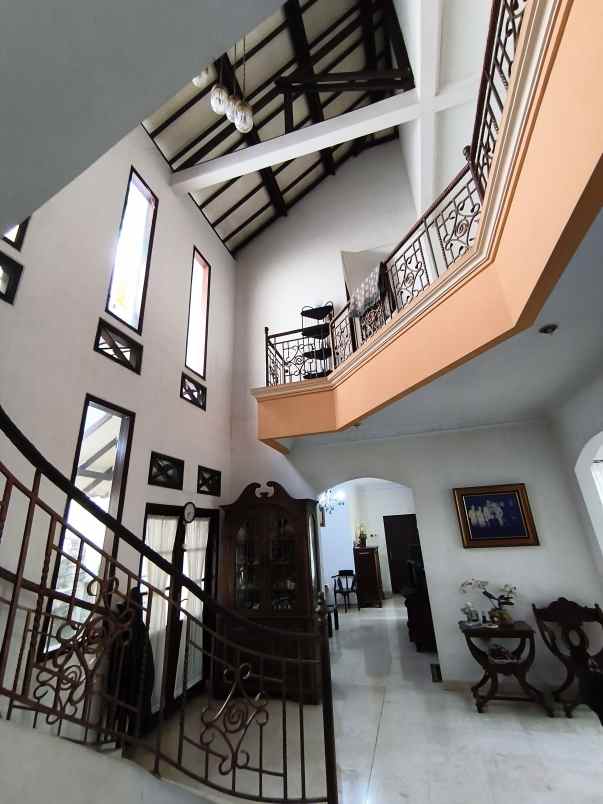 dijual rumah griya bintara indah blok