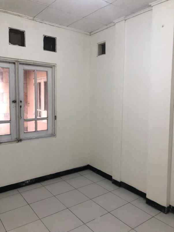 dijual rumah griya hintara indah