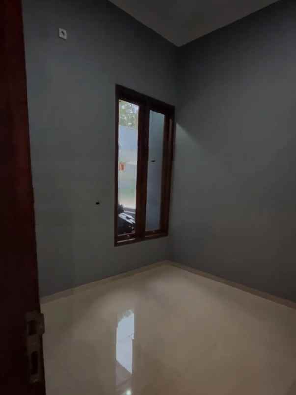 dijual rumah gunung pati