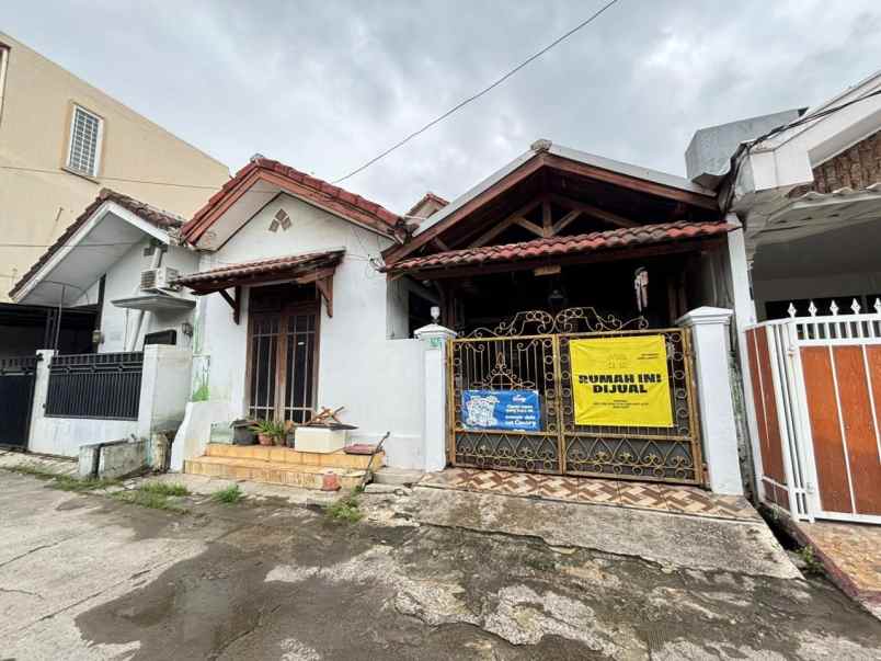 dijual rumah harapan indah