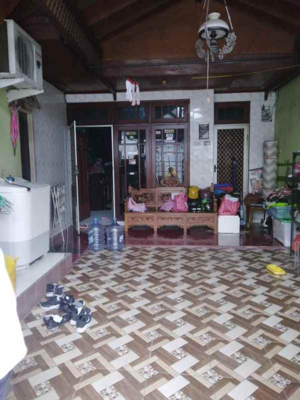 dijual rumah harapan indah