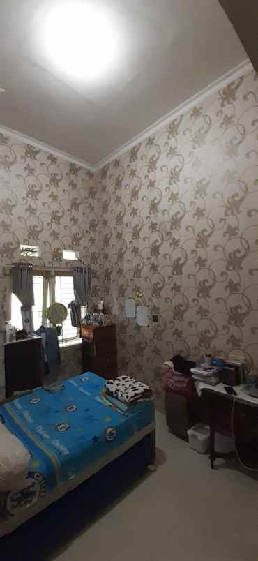 dijual rumah jalan bunga bunga suhat