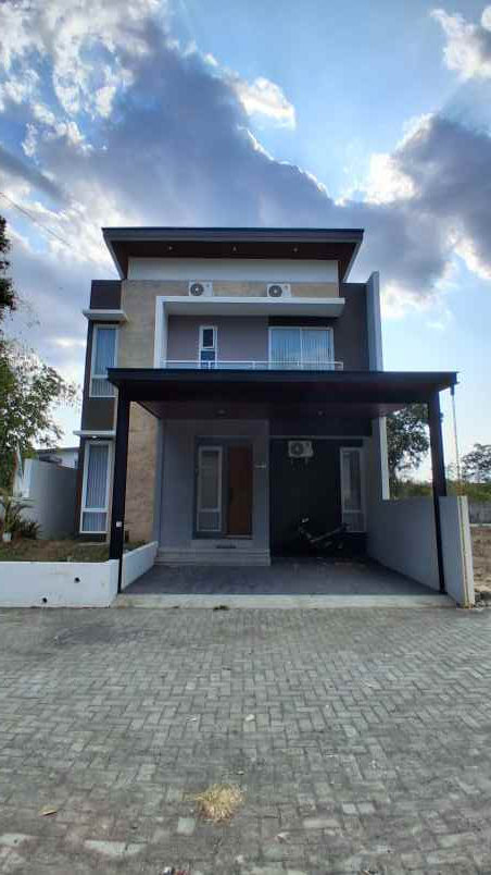 dijual rumah jalan kaliurang km 13